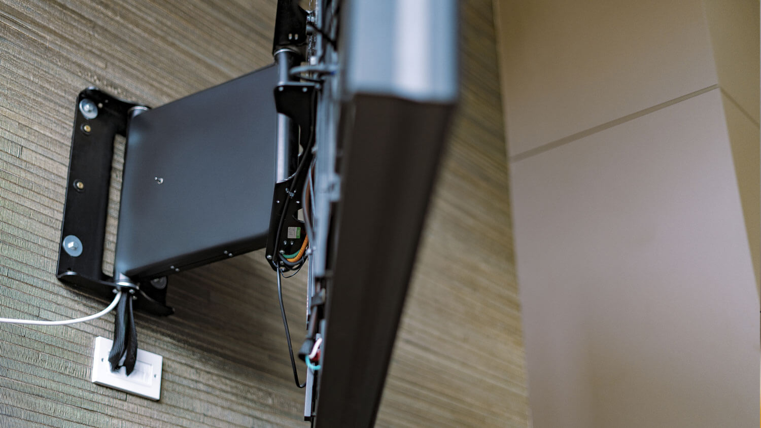 Future Automation TV Motorized Mount