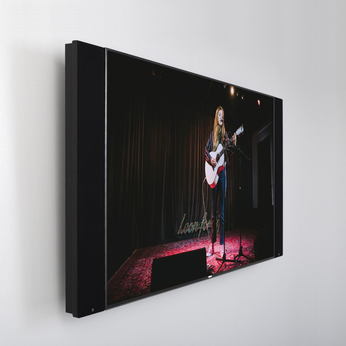 Leon Profile Pr33UX On-Wall/Sidemount Speaker