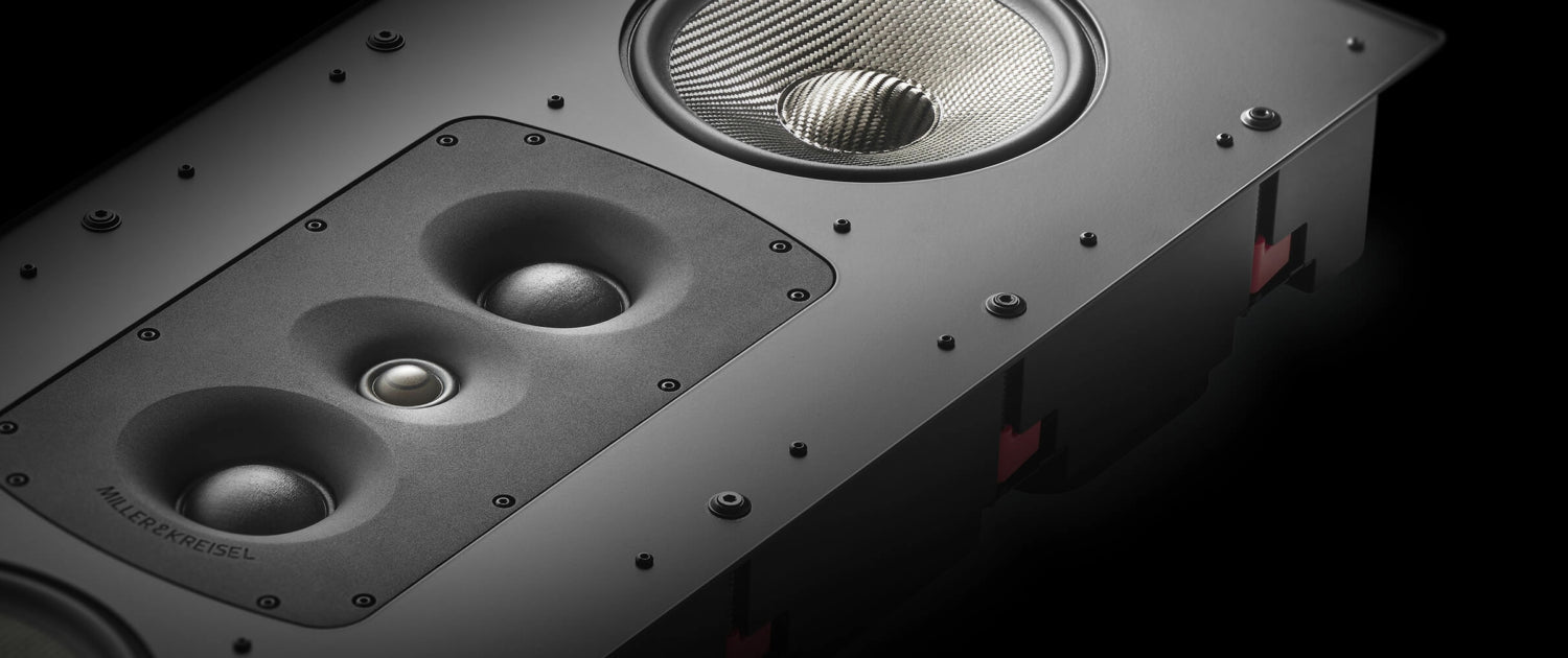 Sistem home cinema M&K Sound in living, cu sunet de studio ca la Hollywood